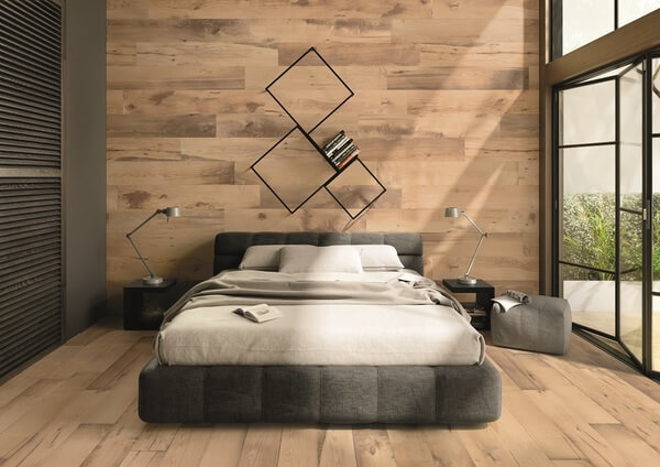 Schlafzimmer in Holzfliesenoptik Diele Feinsteinzeug